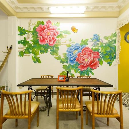 The Neighbors Hostel (Adults Only) Phuket Екстериор снимка