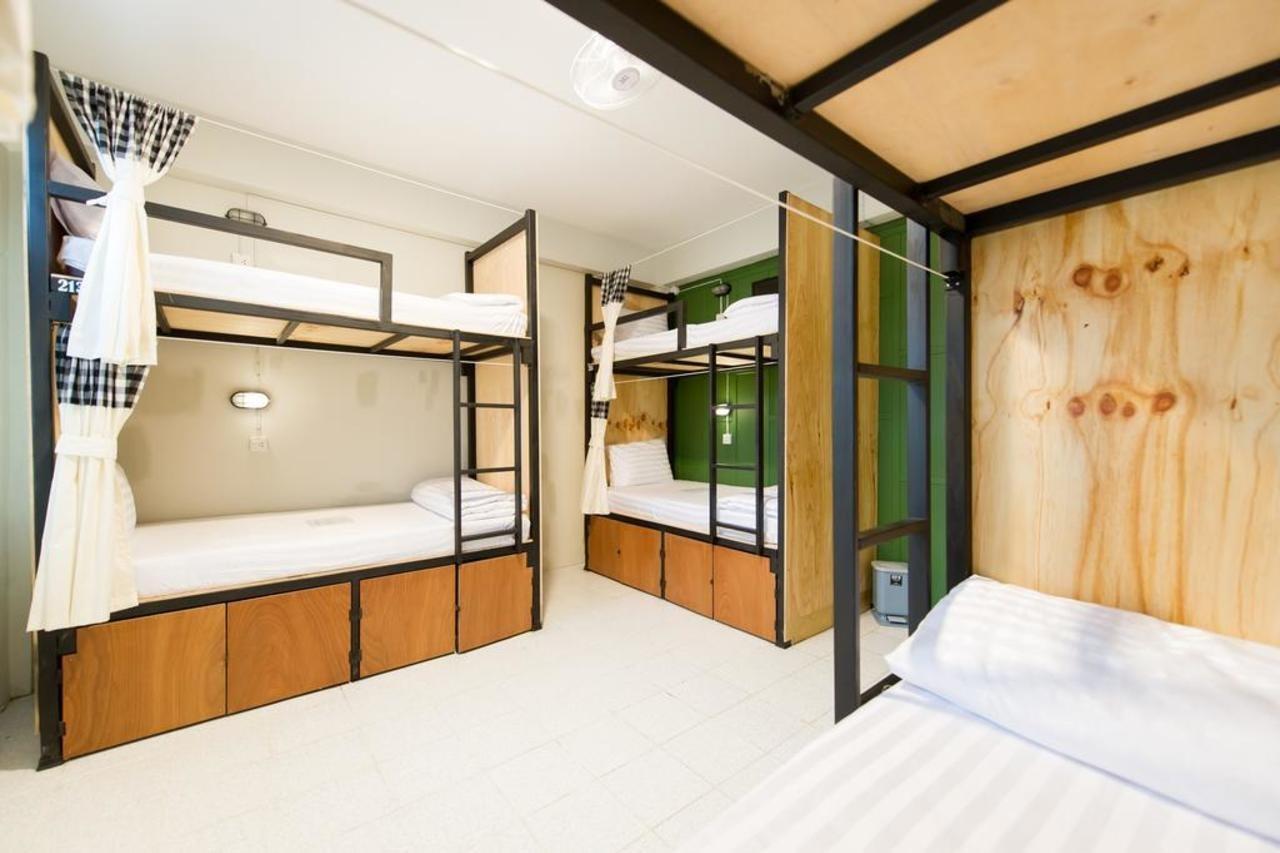 The Neighbors Hostel (Adults Only) Phuket Екстериор снимка