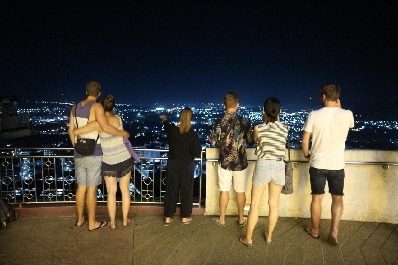 The Neighbors Hostel (Adults Only) Phuket Екстериор снимка